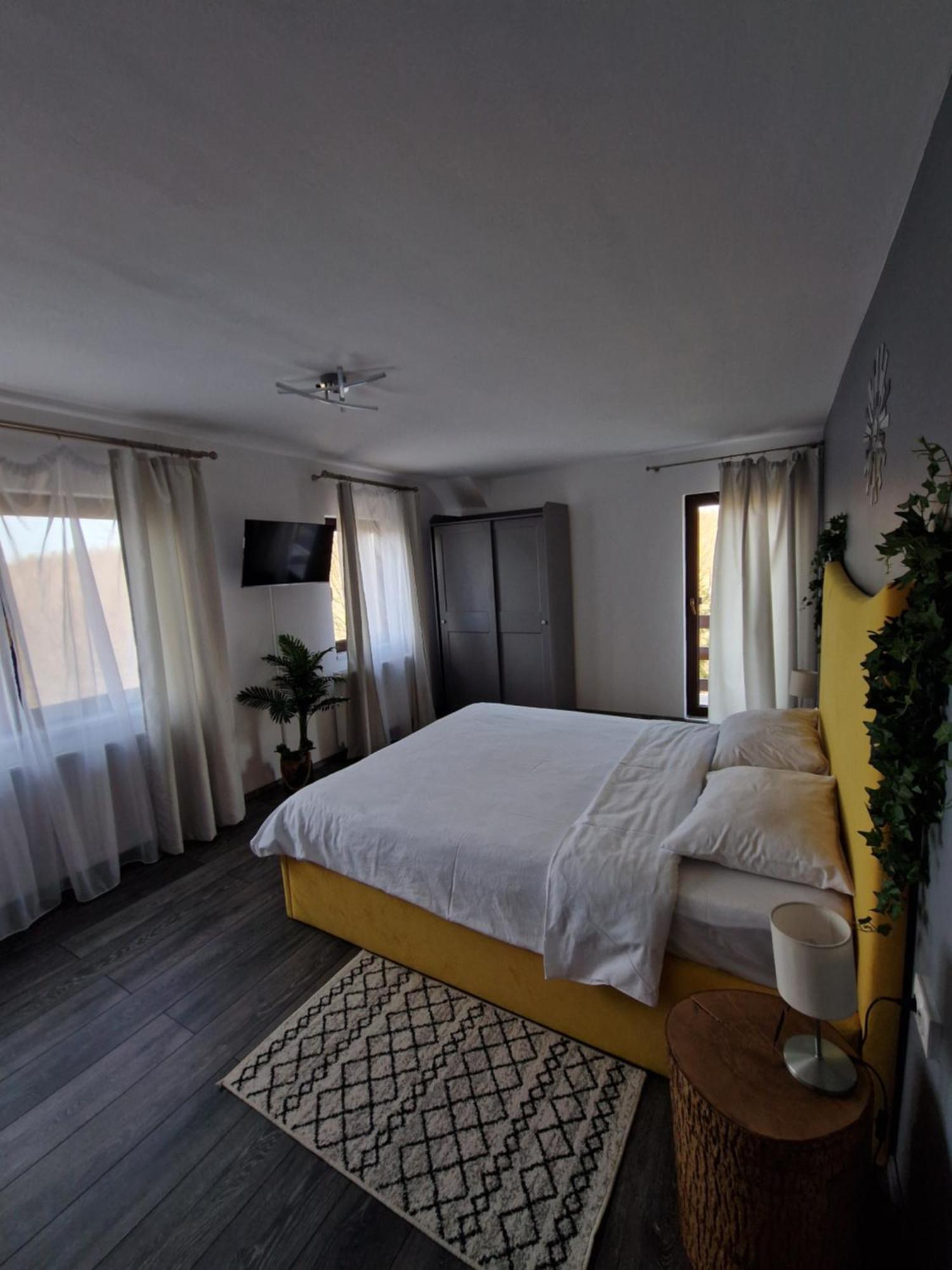 ホテル Cabana Din Padure ポルンバク・デ・スス 部屋 写真
